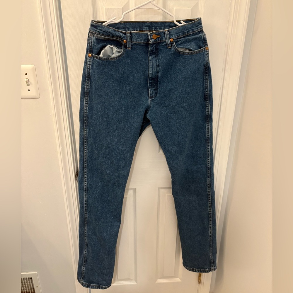 Wrangler Women’s Cowboy Cut A003 Jeans 11x36 “Classic Western Fit”